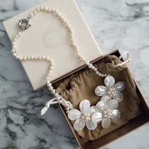 NEW! Pearl Flower Statement Necklace